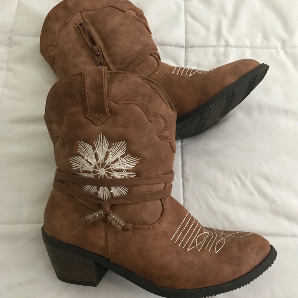 Women’s Cowboy Boots 👢